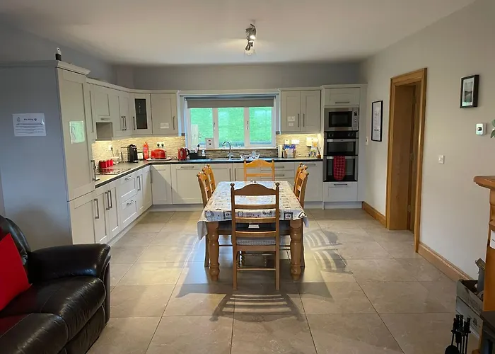 בית נופש Molly's Self Catering קאבן